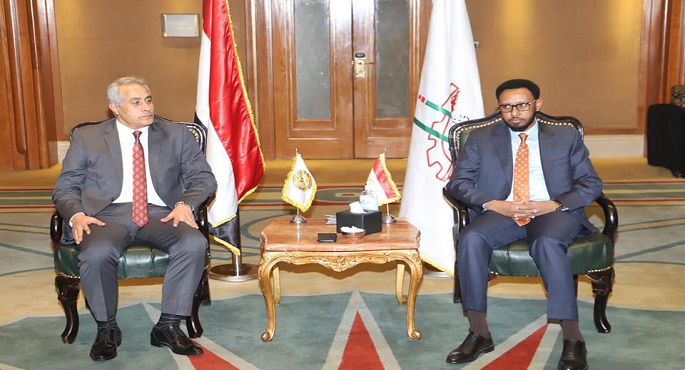 بالصور.. وزير القوى العاملة : الوزارة على استعداد لتدريب العمالة الصومالية