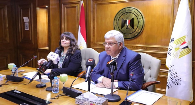 بالصور.. وزيرا التعليم العالي والهجرة يبحثان سُبل الاستفادة من العلماء المصريين بالخارج