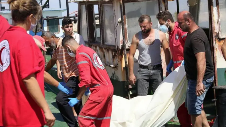 89 قتيلاً في غرق مركب المهاجرين بسوريا.. وجثث الضحايا تصل لبنان