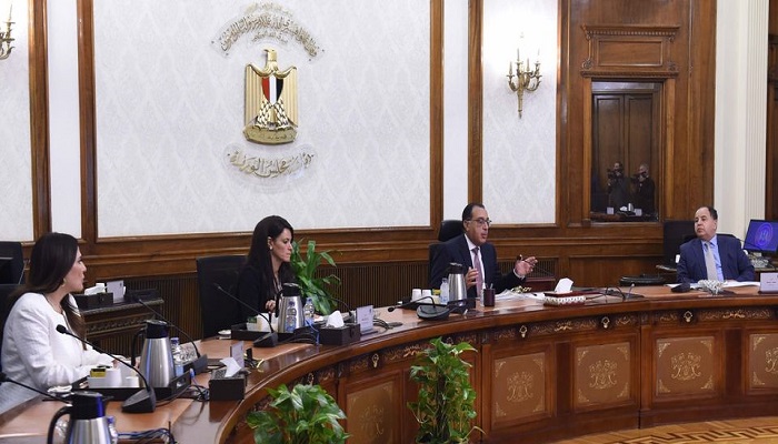 بالصور.. رئيس الوزراء يستعرض الأجندة المبدئية المُقترحة ومحاور المؤتمر الاقتصادي