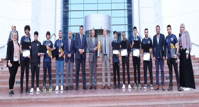 بالصور..تكريم منتخب مصر للرياضات الإلكترونية بعد تتويجه بطلًا للدورى العربي  2022