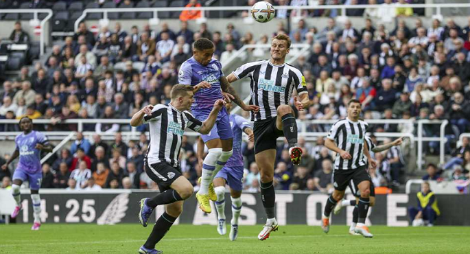 نيوكاسل يونايتد وبورنموث يتعادلان 1-1 بالدوري الإنجليزي الممتاز
