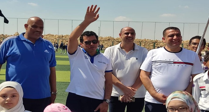 بالصور.. وزير الرياضة يتفقد ملاعب الأسمرات ويشارك في ماراثون رياضي