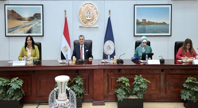 وزير السياحة يبحث مع الاتحاد الدولي للنقل الجوي دفع حركة السفر لمصر