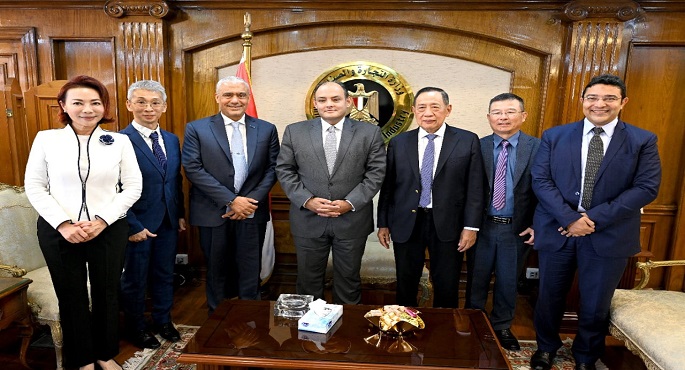 بالصور .. وزير الصناعة: مشروع جديد لإنتاج كومبروسر التكييف في مصر باستثمارات 33 مليون دولار