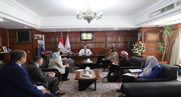 وزير القوى العاملة يبحث مع وفد لجنة مكافحة “الهجرة غير الشرعية” خطة تنفيذ أهداف مشروع “تعزيز إدارة الهجرة “