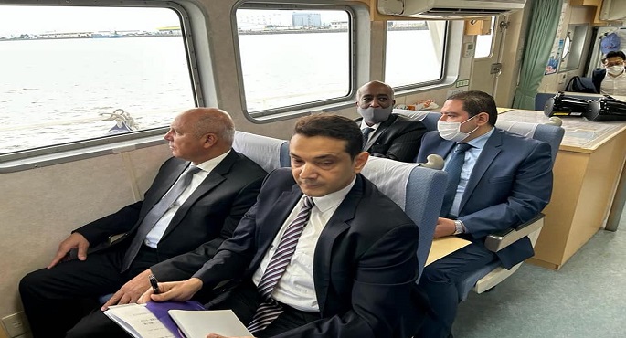 بالصور ..وزير النقل يزور ميناء طوكيو  البحري