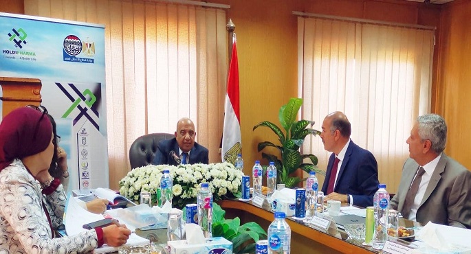 وزير قطاع الأعمال العام يتفقد “القابضة للأدوية” ويجتمع بمجلس إدارة الشركة