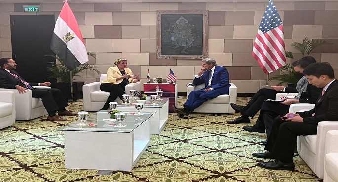 وزيرة البيئة تلتقى جون كيرى المبعوث الرئاسي الأمريكي الخاص بشئون المناخ