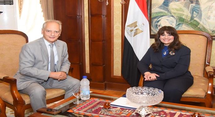 وزيرة الهجرة تبحث مع السفير اليوناني بالقاهرة سبل تعزيز التعاون