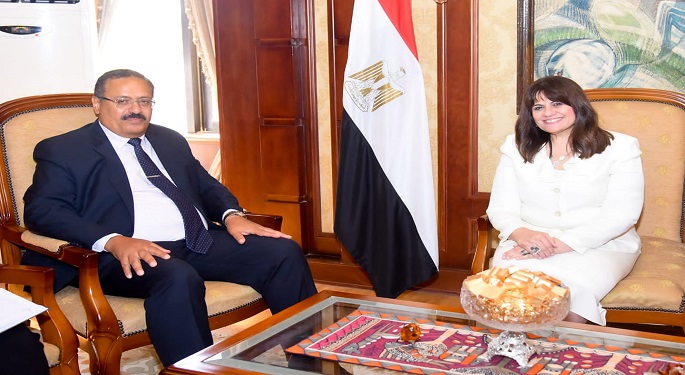 وزيرة الهجرة تبحث مع سفير مصر في أوكرانيا أوضاع الجالية المصرية