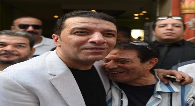 فوز الفنان مصطفى كامل بمنصب نقيب الموسيقيين