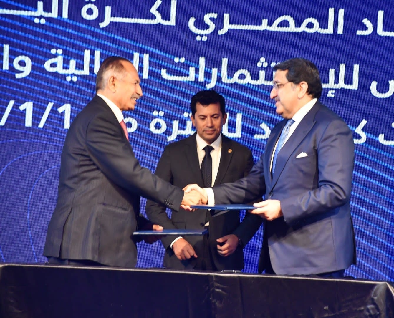 بالصور.. وزير الشباب والرياضة يشهد توقيع عقد الرعاية بين الإتحاد المصري لكرة اليد وشركة E finance