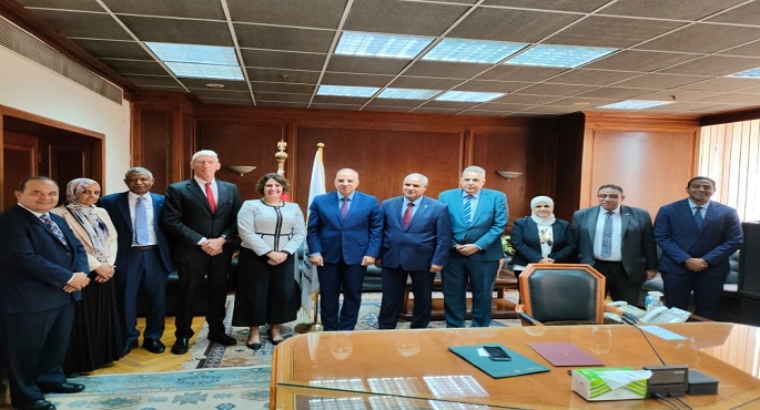 بالصور.. وزير الري يلتقى نائب مدير منظمة الفاو لبحث التنسيق المشترك في مجال الموارد المائية والري