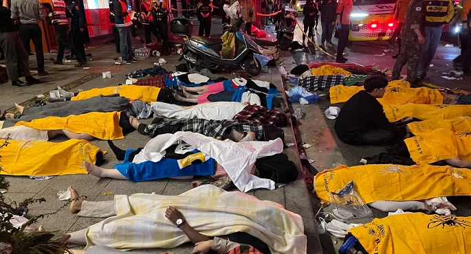 كوريا الجنوبية تعلن الحداد العام بعد مقتل 150 شخصًا في حادثة تدافع “الهالوين”