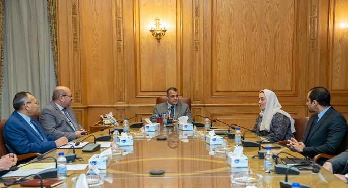 وزير الدولة للإنتاج الحربي يستقبل رئيسة شركة “إم جلوري” الإماراتية