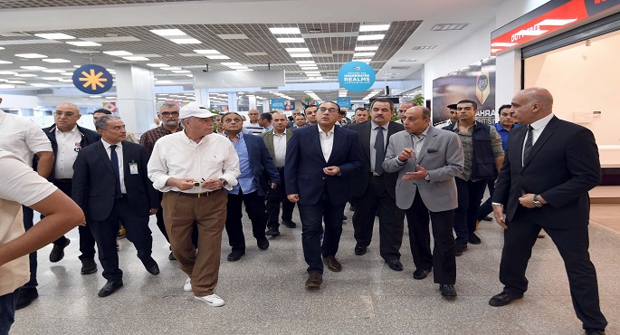 بالصور.. رئيس الوزراء يتفقد مشروعات التطوير بمطار شرم الشيخ الدولي