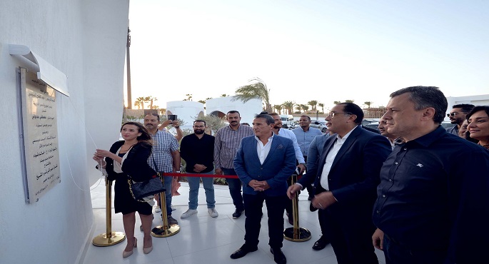 بالصور.. ضمن استعدادات استضافة مؤتمر المناخ (COP27).. رئيس الوزراء يشهد افتتاح فندقي “ميراكي” و”صن رايز وايت هيلز” بشرم الشيخ