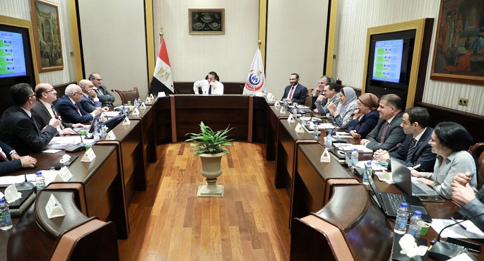 بالصور .. وزير الصحة يوجه بالتوسع في تشغيل العيادات المسائية على مستوى الجمهورية