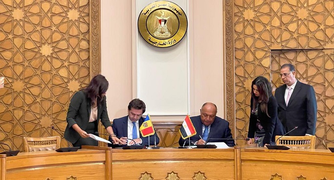 بالصور.. وزيرا خارجية مصر ومولدوفا يوقعان ثلاث مذكرات تفاهم