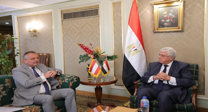 بالصور.. وزير التعليم العالي يبحث مع سفير النمسا بالقاهرة أوجه التعاون بالمجالات العلمية والبحثية