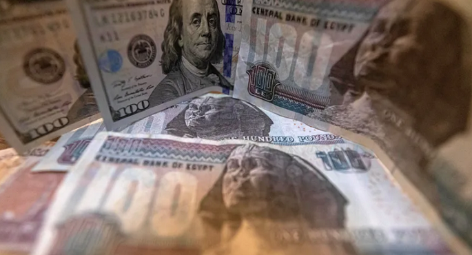 استقرار أسعار الدولار وتباين “اليورو” والجنيه الإسترليني في بداية التعاملات