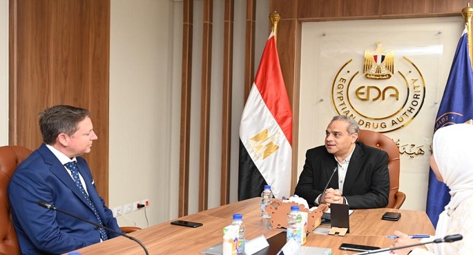 بالصور .. رئيس هيئة الدواء المصرية يستقبل رئيس شركة باير كونسيومر كير
