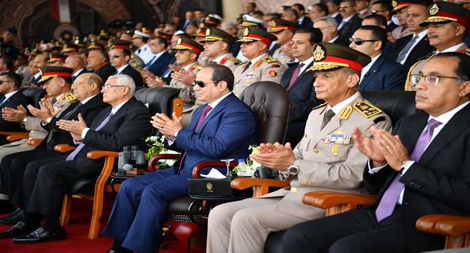 بالفيديو والصور.. الرئيس السيسي يشهد الاحتفال بتخريج دفعات جديدة من طلبة الكليات العسكرية