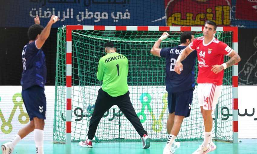 يد الأهلي تهزم بنفيكا 29-28 وتتأهل للمربع الذهبي في سوبر جلوب