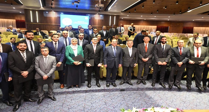 بالصور.. وزير البترول يؤكد أن هناك فرصاً كبيرة لتنفيذ مشروعات في مجال تحسين كفاءة الطاقة