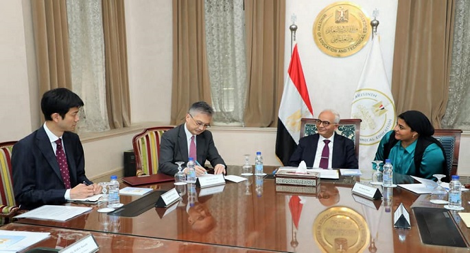 بالصور.. وزير التعليم يبحث مع السفير الياباني تعزيز التعاون المشترك