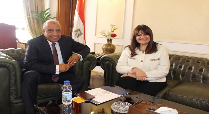 وزيرة الهجرة تبحث مع وزير قطاع الأعمال العام سبل توفير محفزات للمصريين بالخارج