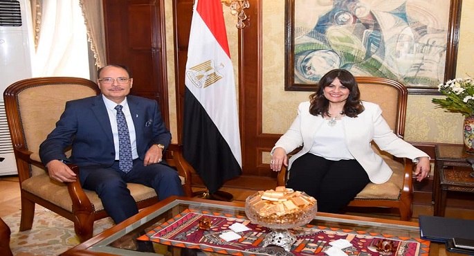بالصور.. السفيرة سها جندي تشيد بجهود د. حسن الجراحي تجاه الجالية المصرية بالسعودية