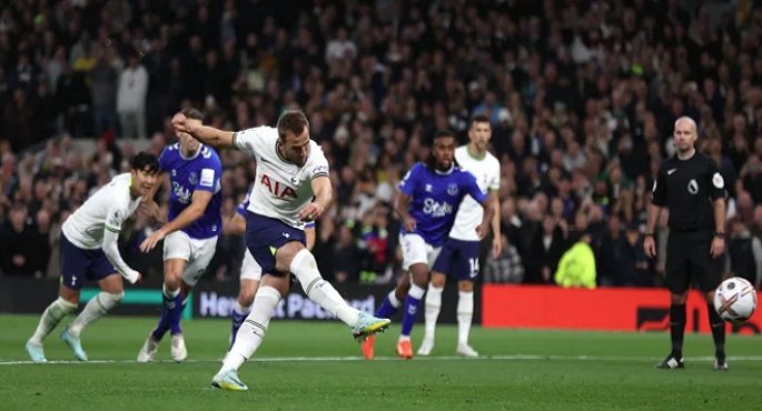 توتنهام يفوز على إيفرتون 2-0 في الدوري الإنجليزي