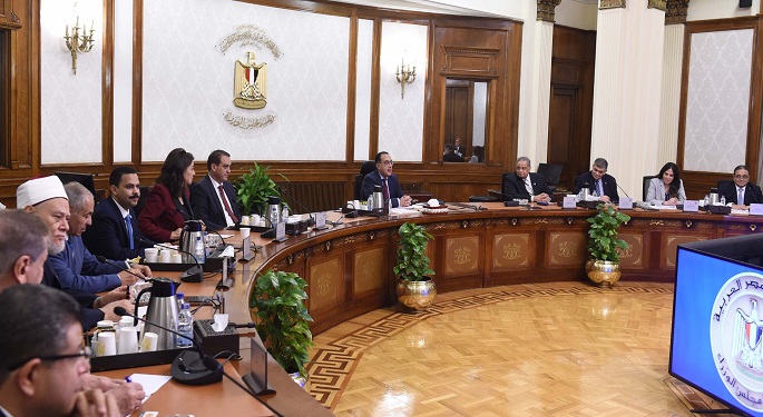 مدبولي: الدولة تتحمل تكلفة تتخطى 40 مليار جنيه لمساندة المواطنين في بند الكهرباء فقط