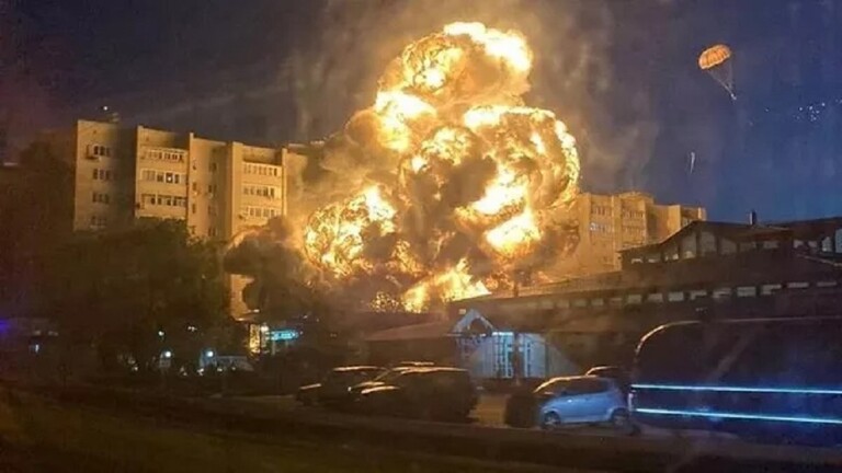 ارتفاع حصيلة ارتطام مقاتلة بمبني سكني جنوب روسيا  إلى 13 قتيلاً .. واستمرار عمليات البحث تحت الانقاض