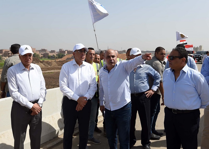 بالصور .. رئيس الوزراء يتفقد أعمال تطوير وتوسعة محور 26 يوليو وتنفيذ المحور الموازي له