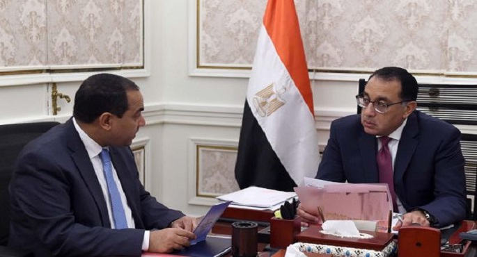 بالصور.. رئيس الوزراء يلتقي رئيس الجهاز المركزي للتنظيم والإدارة لمتابعة سير المسابقات المركزية
