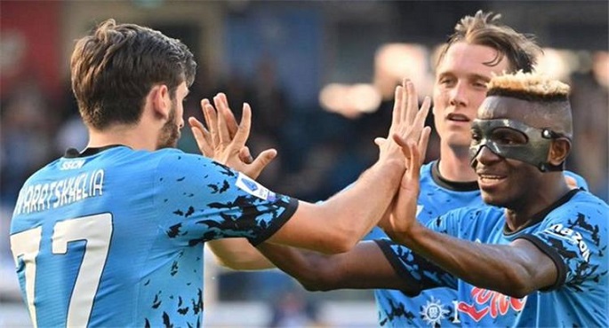 نابولي ضيفًا على فيورنتينا فى افتتاح الجولة الـ 37 من الدوري الإيطالي