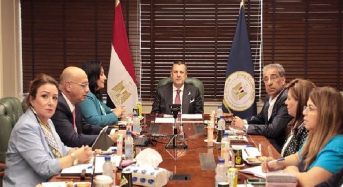 وزير السياحة والآثار يتابع استعدادات القطاع السياحي لاستضافة مؤتمر المناخ