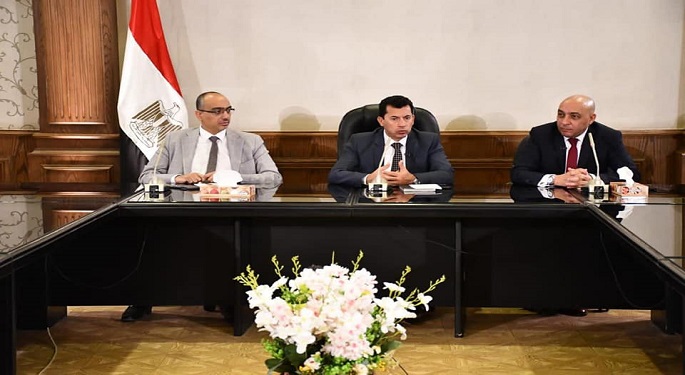 وزير الشباب يبحث استعدادات إطلاق برنامج عباقرة شباب العرب