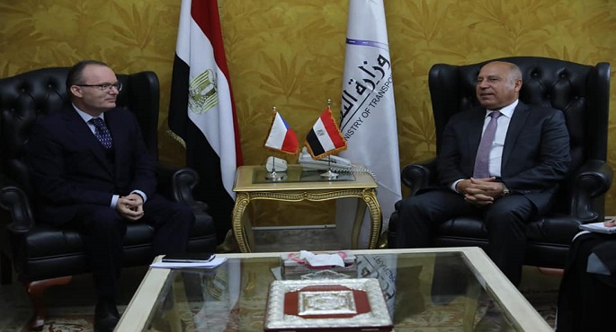 وزير النقل يبحث مع سفير التشيك التعاون في مجال إعادة تأهيل ورفع كفاءة جرارات السكك الحديدية