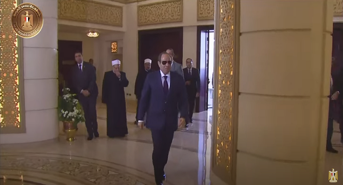 الرئيس السيسي يصل إلى مركز المنارة لحضور احتفالية المولد النبوي الشريف