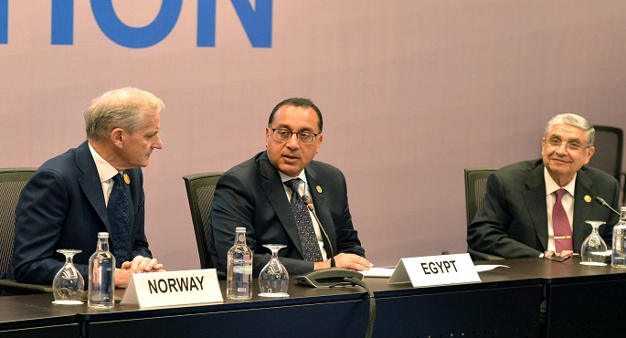 بالصور .. رئيسا وزراء مصر والنرويج يشهدان توقيع مذكرة تفاهم لتنفيذ مشروع لإنتاج الطاقة الكهربائية من الرياح