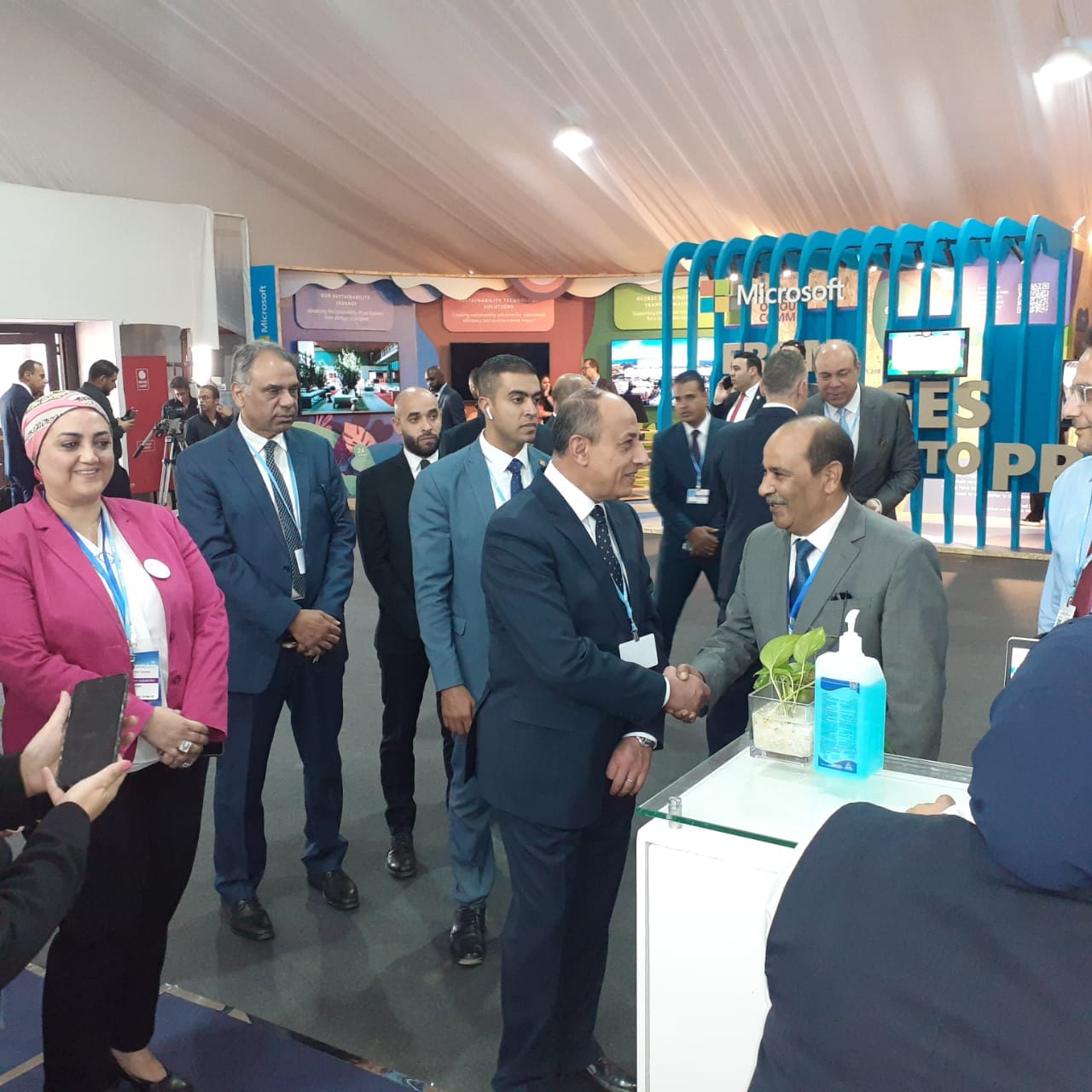 بالصور.. وزير الطيران: جودة الخدمات المقدمة للمسافرين فى مقدمة أولوياتنا