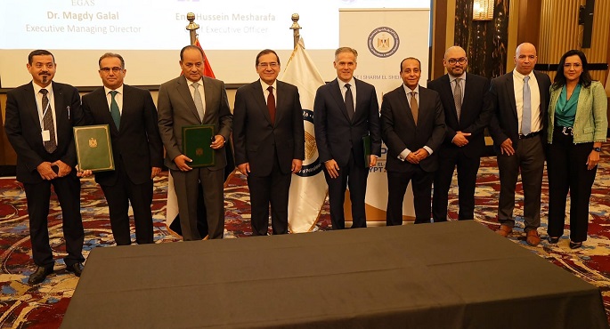 بالصور.. قطاع البترول يوقع ٧ مذكرات تفاهم مع شركات عالمية لخفض الانبعاثات الكربونية