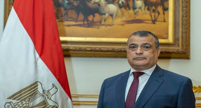 وزير الدولة للإنتاج الحربي يتفقد أجنحة عدد من الشركات المشاركة في معرض “IDEX 2023”
