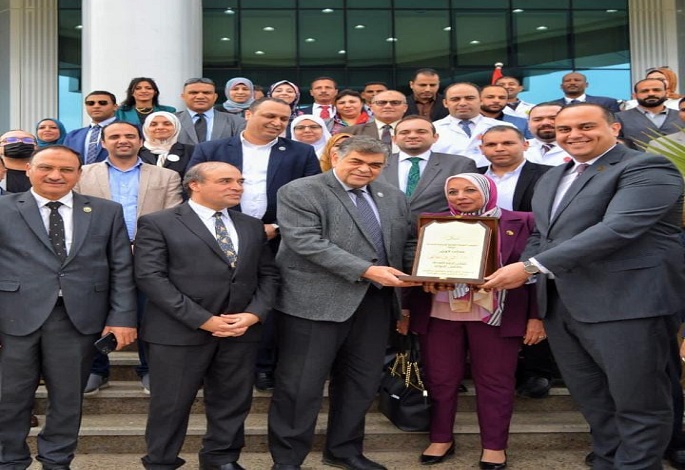 رئيس هيئة الرعاية الصحية يستقبل رئيس لجنة الصحة بمجلس النواب والوفد البرلماني المرافق له بمجمع الإسماعيلية الطبي