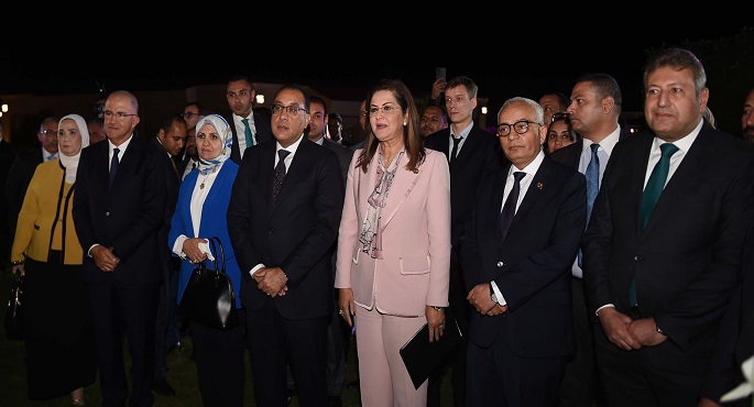 بالصور.. على هامش (COP27).. رئيس الوزراء يحضر حفل عشاء تحت عنوان ” نحو مزيد من حلول مناخية أكثر صمودا”