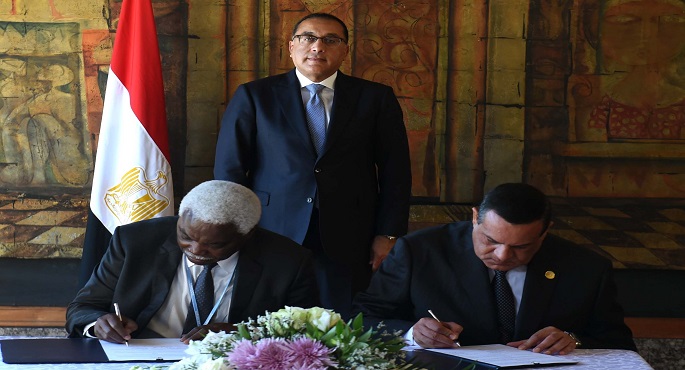 بالصور.. على هامش (COP27).. رئيس الوزراء يشهد مراسم توقيع مذكرة تفاهم بشأن استضافة مصر أعمال الدورة العاشرة لقمة المدن الأفريقية 2025
